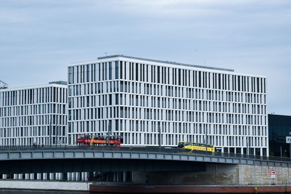 double-decker elevated corridor